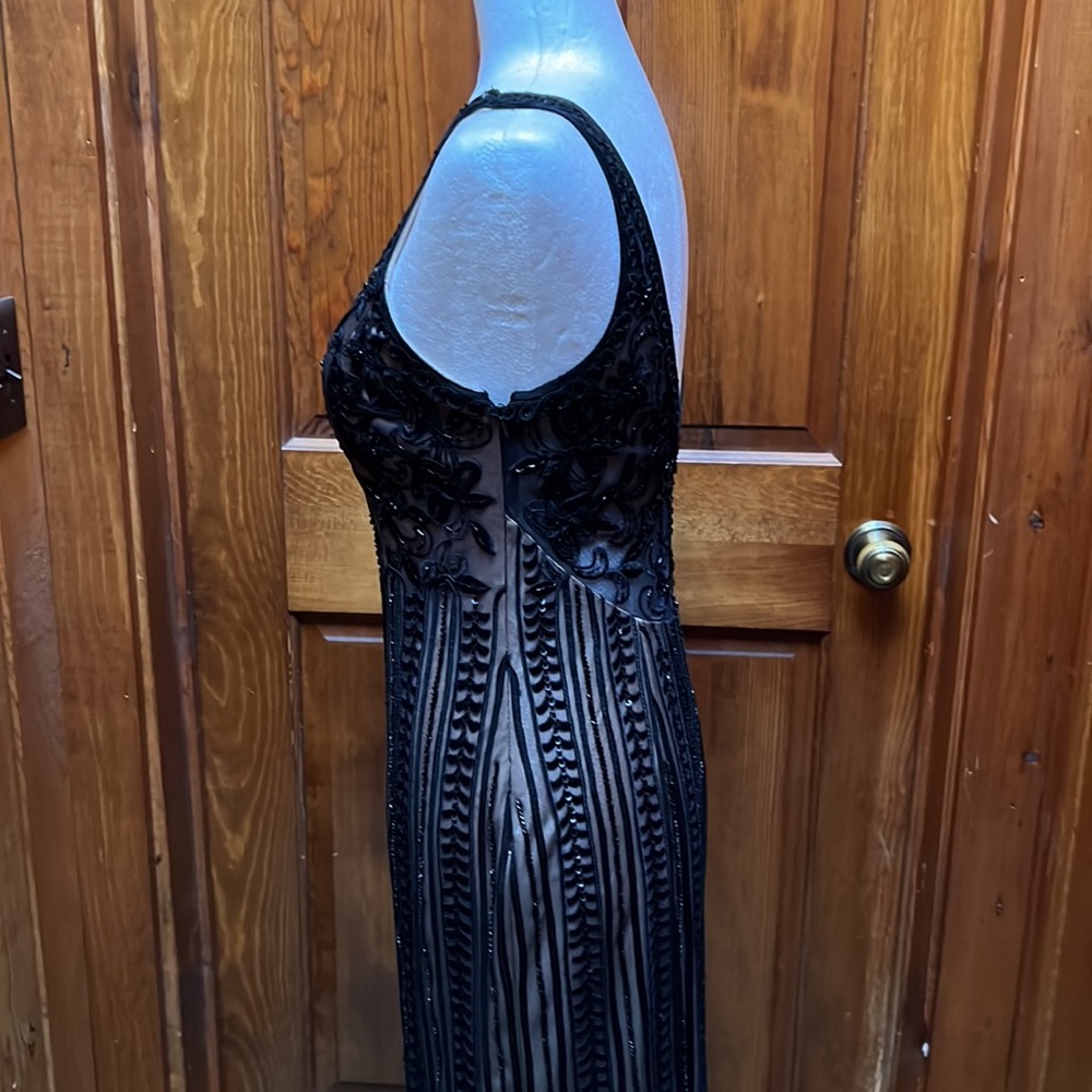 Dress - Picture 9 of 10